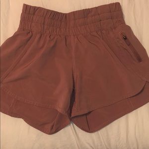 LULU LEMON SIZE 4 SHORTS